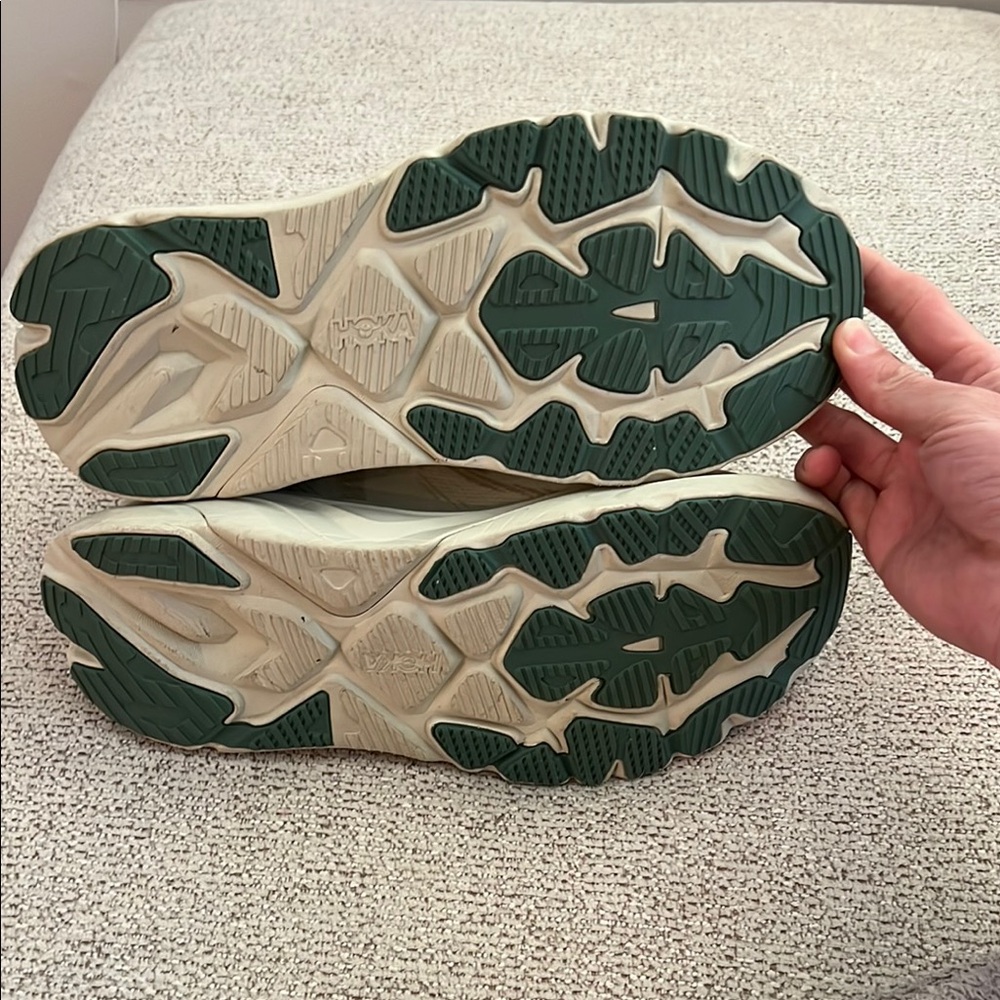 Hoka Arahi 8Athletic Sneakers - Picture 6 of 6